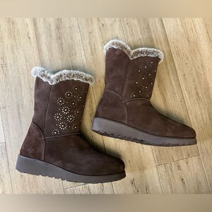 Skechers women brown leather metal stud design mid calflined winter boots size 8